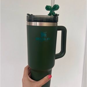 💚STANLEY “SPIRULINA” 40oz QUENCHER W/MATCHING STRAW CHARM!💚